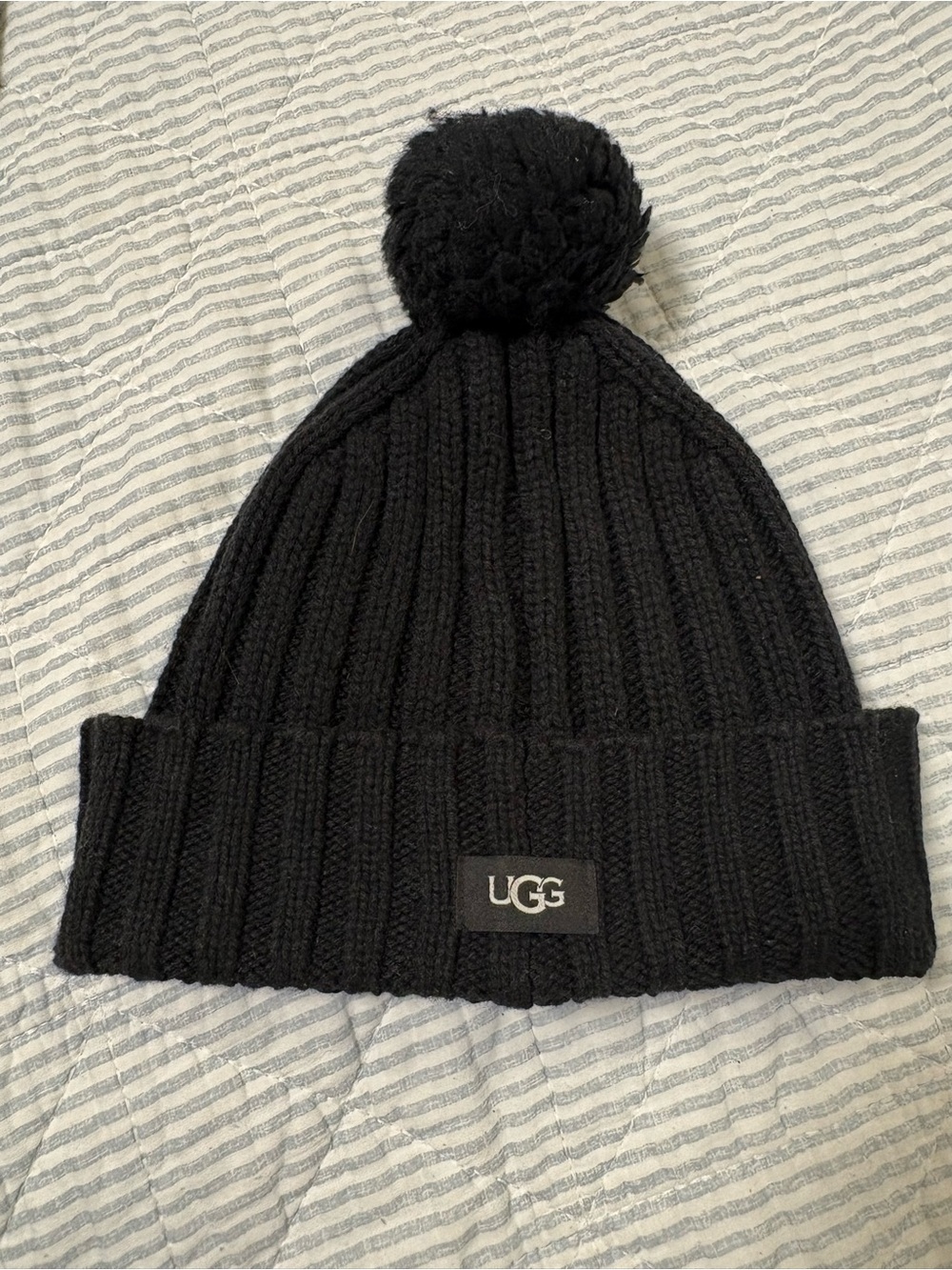 UGG Kids Black Ribbed Pom Beanie